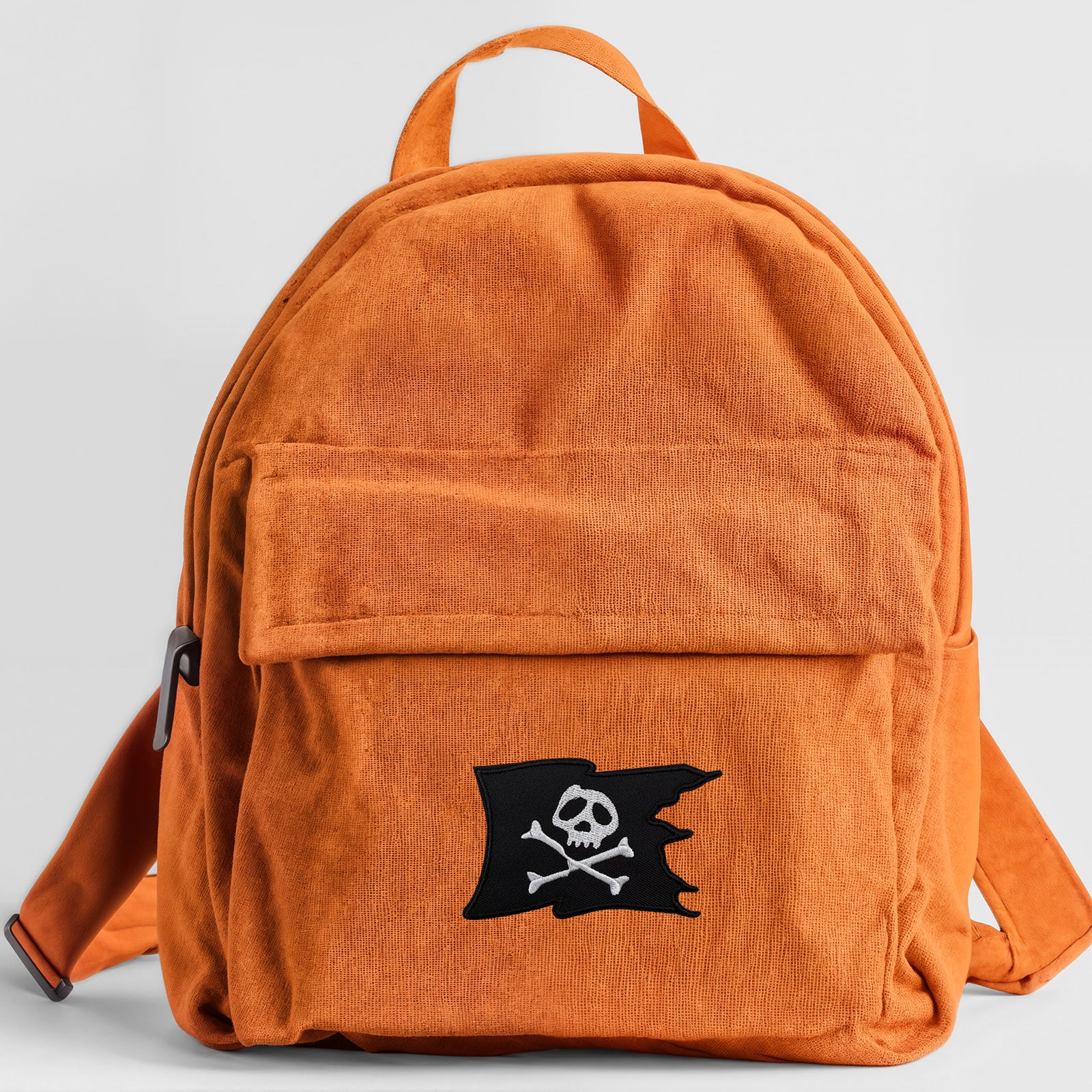 Pirate Skull Crossbones Flag Wavy Black Banner Patch (Iron-on)